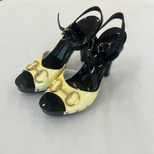 GUCCI OPEN TO OFFERS Open-Toe Ankle Strap Gucci Pumps Black/Cream Gold Detail